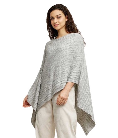 Alpaka Poncho WASABI aus Baby Alpaka Eco &...